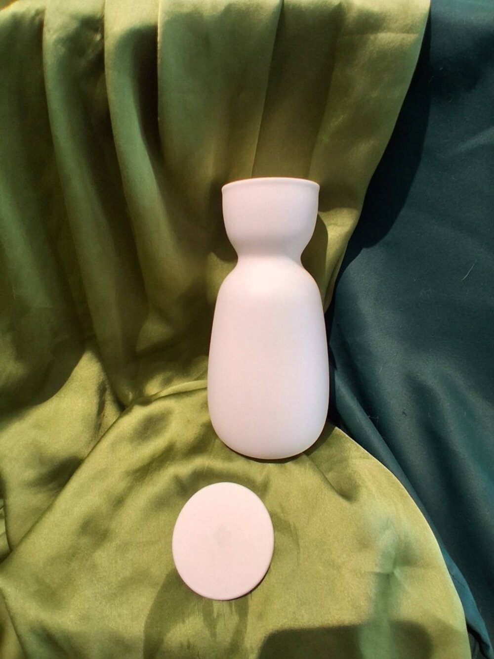 Minimalist Ceramic Bud Vase with Lid Matte White Modern Hourglass Design